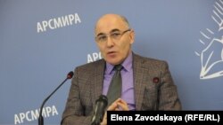 Глава администрации поселка Агудзера Аслан Барателия утверждает, что парк был продан частному лицу