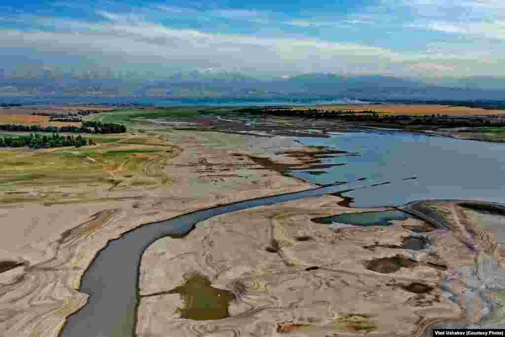 3-Ала-Арча суу сактагычындагы кырдаал "Спартактагы" көйгөйгө окшош эле. Суу эң төмөнкү дегээлге чейин түшүп, натыйжада көп сандагы балыктар кырылды.