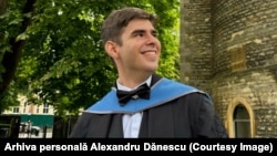 Alexandru Dănescu a studiat Științe sociale și metode de cercetare la Oxford, UCL și Sciences Po Paris.