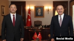 Руслан Казакбаев менен Мевлүт Чавушоглу. Анкара, Түркия. 10-ноябрь, 2020-жыл.