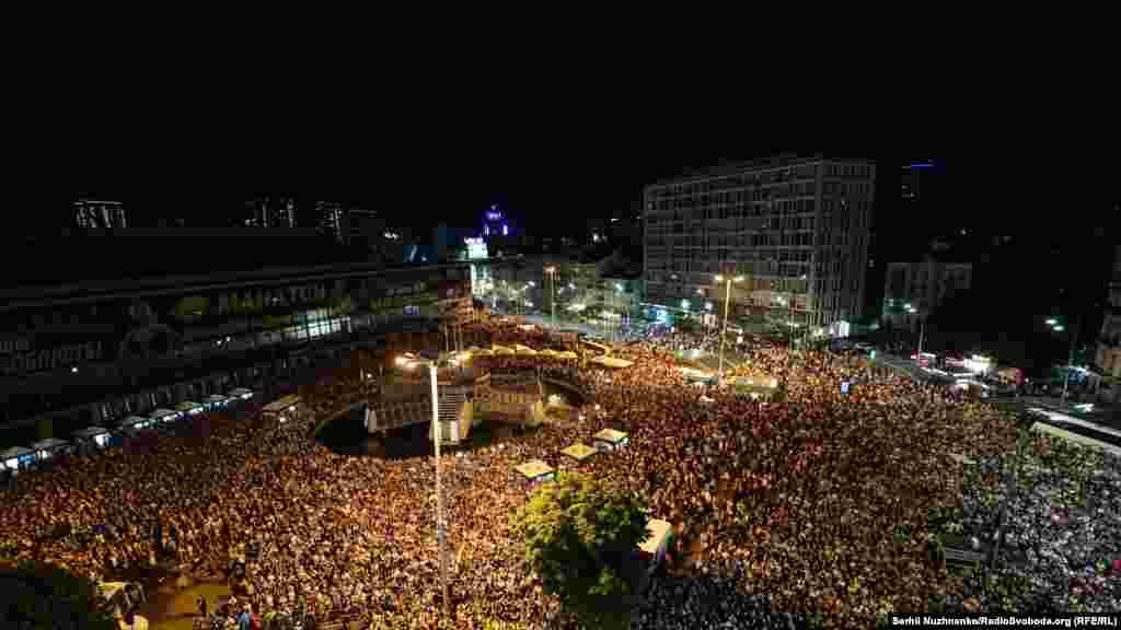 Підтримати збірну у київську фан-зону прийшло близько 20 тисяч уболівальників &nbsp; 