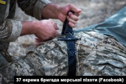 Бійці 27-ї ОБрМП тренуються з турнікетом SICH, серпень 2024 року