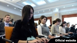 Журналисттер