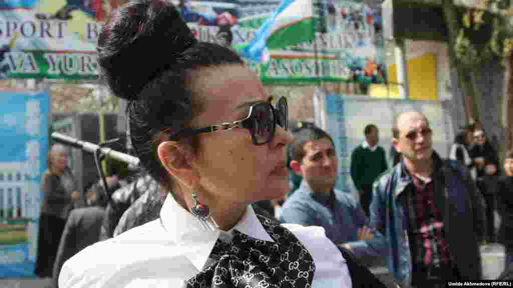 Журналист Замира Жиенбаева, ведущая на узбекском телеканале программы на казахском языке "Дидар". Ташкент, 21 марта 2015 года.