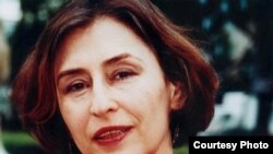 آذر نفیسی، استاد دانشگاه و نویسنده سرشناس ایرانی مقیم آمریکا