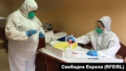 Всеки следобед в лабораторията пристига списък с резултатите от изследванията.