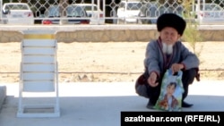 Türkmen ýaşulysy.