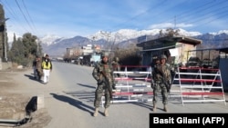 د کورمې په پاړه چينار کې د امنيتي ځواکونو چيک پوسټ (انځور له ارشيفه)