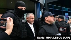 De când a fost extrădat din Grecia, pe 25 septembrie, Vladimir Plahotniuc se află în arest și refuză să fie adus în instanță. 