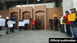 Жарандык активисттердин «Маскарачылык жолу» акциясы. 