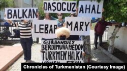 Türkmen häkimiýetleri Azatlygyň ýurt içinde we daşynda Türkmenistanyň raýatlary bilen bagly wakalar we olara resmi Aşgabadyň garaýyşlary baradaky sowallaryna jogap bermeýär.