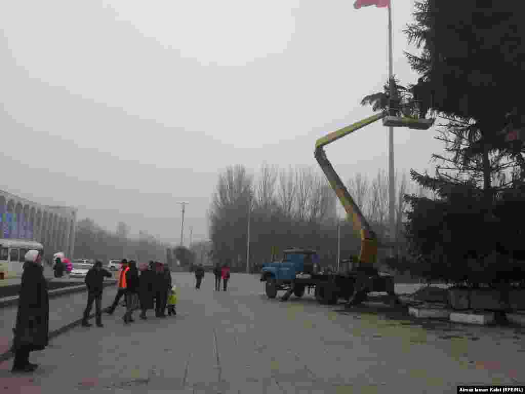 Работы продолжались несмотря на мороз и туман