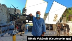 Regjisori Nikolla Vukçeviq gjatë xhirimeve të filmit "Obraz".