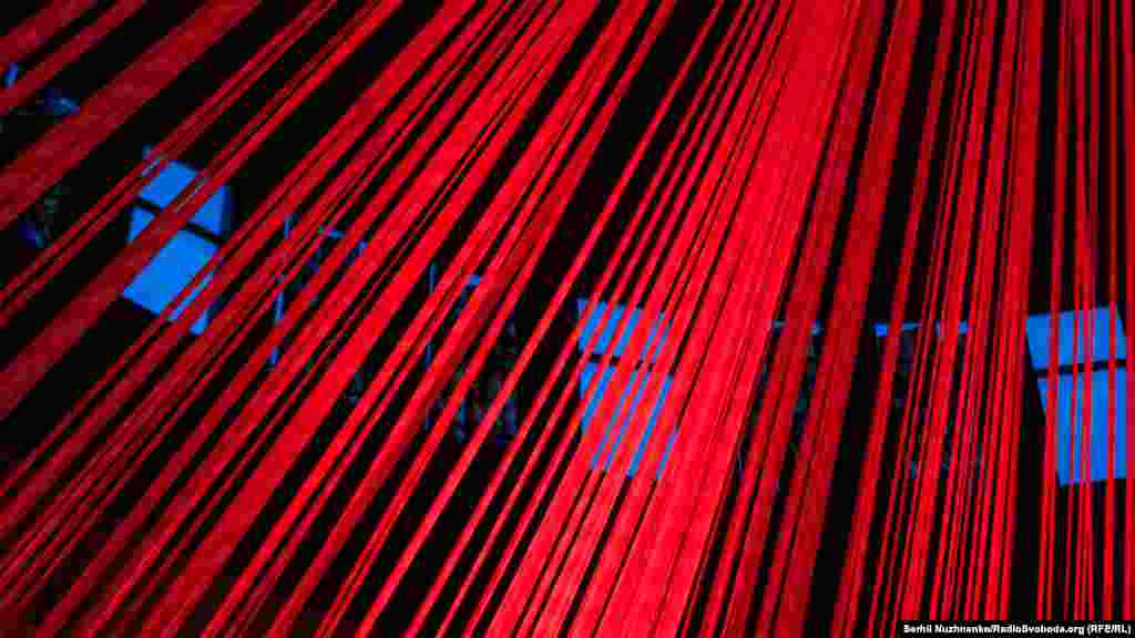 Проєкт &laquo;Крим, 5 ранку&raquo; покликаний привернути увагу українського та світового суспільства до порушення прав людини в анексованому Росією Криму. До проєкту входить документальна п'єса і перформанс-документ &laquo;Крим, 5 ранку&raquo;, книга з п'єсою та інформація про героїв проєкту,&nbsp;інтерактивний сайт, а також кампанія з підтримки політв'язнів та їхніх сімей у Криму, до якої може долучитися кожен