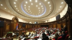 Իշխանությունն ու ընդդիմությունն ԱԺ-ում անցան փոխադարձ մեղադրանքների` Քոչարյանի ու Փաշինյանի հասցեին