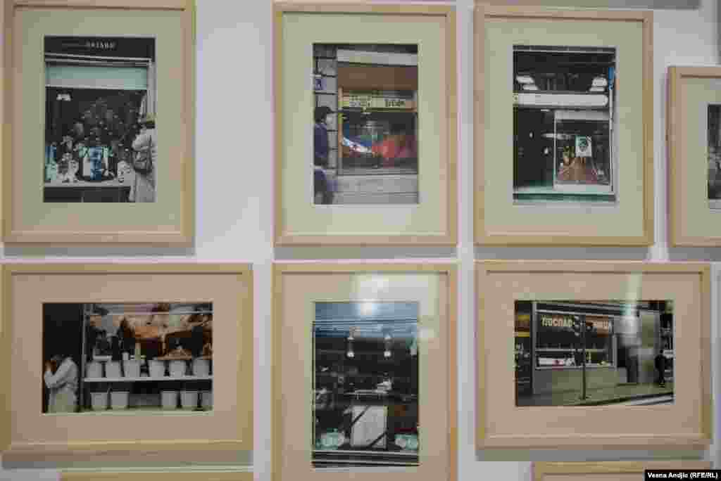 Fotografije sa prve izložbe Goranke Matić "Dani bola i ponosa" - smrt Josipa Broza Tita