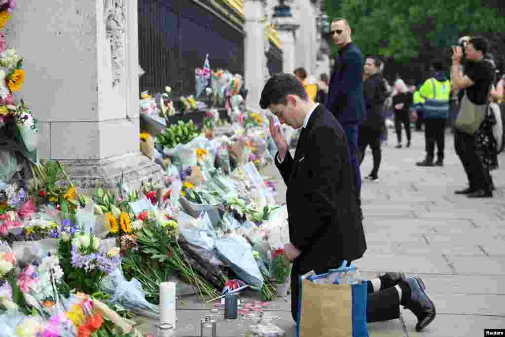 Regina&nbsp;Elisabeta a murit la 96 de ani, după șapte decenii de domnie. A reușit să fie cunoscută și iubită de cei în vârstă și de tineri deopotrivă.