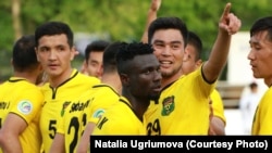 «Алай» футбол клубунун футболчулары оюн учурунда. 15-сентябрь, 2019-жыл.