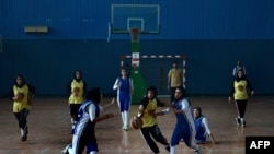 آرشیف- شماری از بانوان ورزشکار