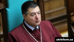 Сам Тупицький утримався від коментарів по суті поставлених журналістами запитань