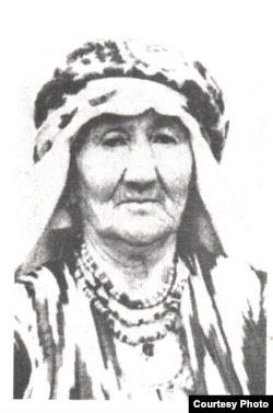 Тажикстандын Жерге-Тал районундагы кыргыз айым Гүлан Шакирова.