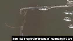 Після атаки. Загородження на підході до Новоросійської військово-морської бази. Новоросійськ, Росія, 16 грудня 2025 року