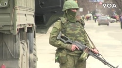 Крым. Неизвестные военные контролируют улицы