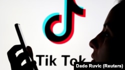 ټيک ټاک پر ټولنيزو رسنيو د لنډو ويډیوګانو خپرولو اېپ دی. ارشیف-انځور