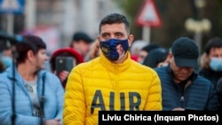 Copreședintele AUR, George Simion, a fost ales deputat de București, după ce partidul său a obținut circa 10% din mandatele din noul Parlament.
