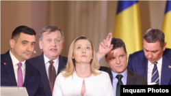 Cinci candidați indicați de sondaje cu șanse să intre în turul II la alegerile prezidențiale. De la stânga la dreapta: George Simion, Crin Antonescu, Elena Lasconi, Nicușor Dan, Victor Ponta