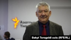 Азимбек Бекназаров.