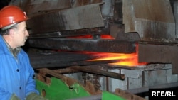 Но что самое удивительное, металлурги, выступившие против объединенных сил власти и обезумевшего от безнаказанности капитала, в конце концов победили, пусть и дорогой ценой