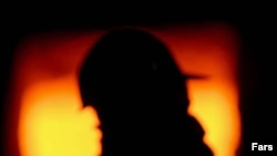 فضای درونی و بين المللی ايران در حال حاضر، انباشته از بی اعتمادی است و اين عامل اصلی شکست دولت محمود احمدی نژاد در مبارزه با آفت بيکاری است.