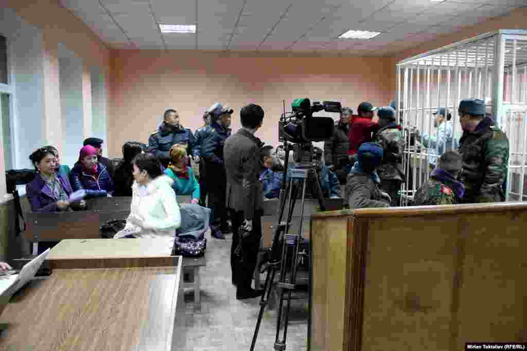 Жители Саруу требуют их освобождения