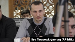 Server Mustafayev Aqmescitte «Qırım birdemligi»niñ oturışuvında, 2017 senesiniñ dekabr ayı