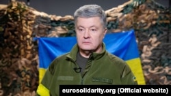 ДБР 20 грудня 2021 року заявило, що повідомило Порошенку про підозру в державній зраді та сприянні діяльності терористичних організацій у рамках справи про злочинну схему постачання вугілля з тимчасово окупованих територій