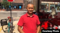 Жакшылык Мурат, Чикагодо жашаган кыргызстандык ишкер.