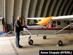 Томаш Носек и неговият самолет