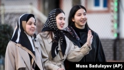 Соьлжа-ГIалин урамера мехкарий. Гайтаман сурт