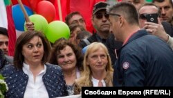 Кирил Добрев (вдясно) обяви официално, че ще се кандидатира за поста на Корнелия Нинова