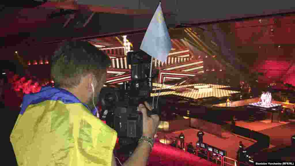 2016 senesi mayıs ayı. Şu sene Stokgolmda &laquo;Eurovision&raquo; yır yarışında Ukrainanı Jamala temsil etti. Qorantasınıñ ve bütün qırımtatar halqınıñ facialı taqdirini o &laquo;1944&raquo; yırında ikâye etti &nbsp;