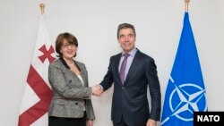 მაია ფანჯიკიძე, ანდერს ფოგ რასმუსენი