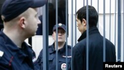 Аброр Азимов во время заседания суда. Апрель 2017-го.