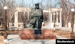 Пам'ятник Тарасу Шевченку в Казахстані у місті Форт-Шевченко