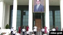 Празднование месячника здоровья, который в Туркменистане отмечают ежегодно в апреле.