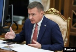 Înainte de a deveni ministru al transporturilor, Roman Starovoit a ocupat funcția de guvernator al regiunii de frontieră Kursk.