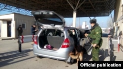 "Достук" бекети. Архивдик сүрөт. 