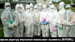 Коронавирус менен кармашкан ак халатчандар 