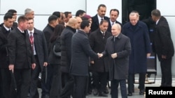 Russiýanyň prezidenti Wladimir Putin türkmen prezideni Serdar Berdimuhamedow bilen görüşýär. Aşgabat, 12-nji dekabr.