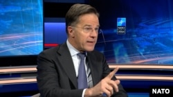 Генеральный секретарь НАТО Марк Рютте во время интервью RFE/RL